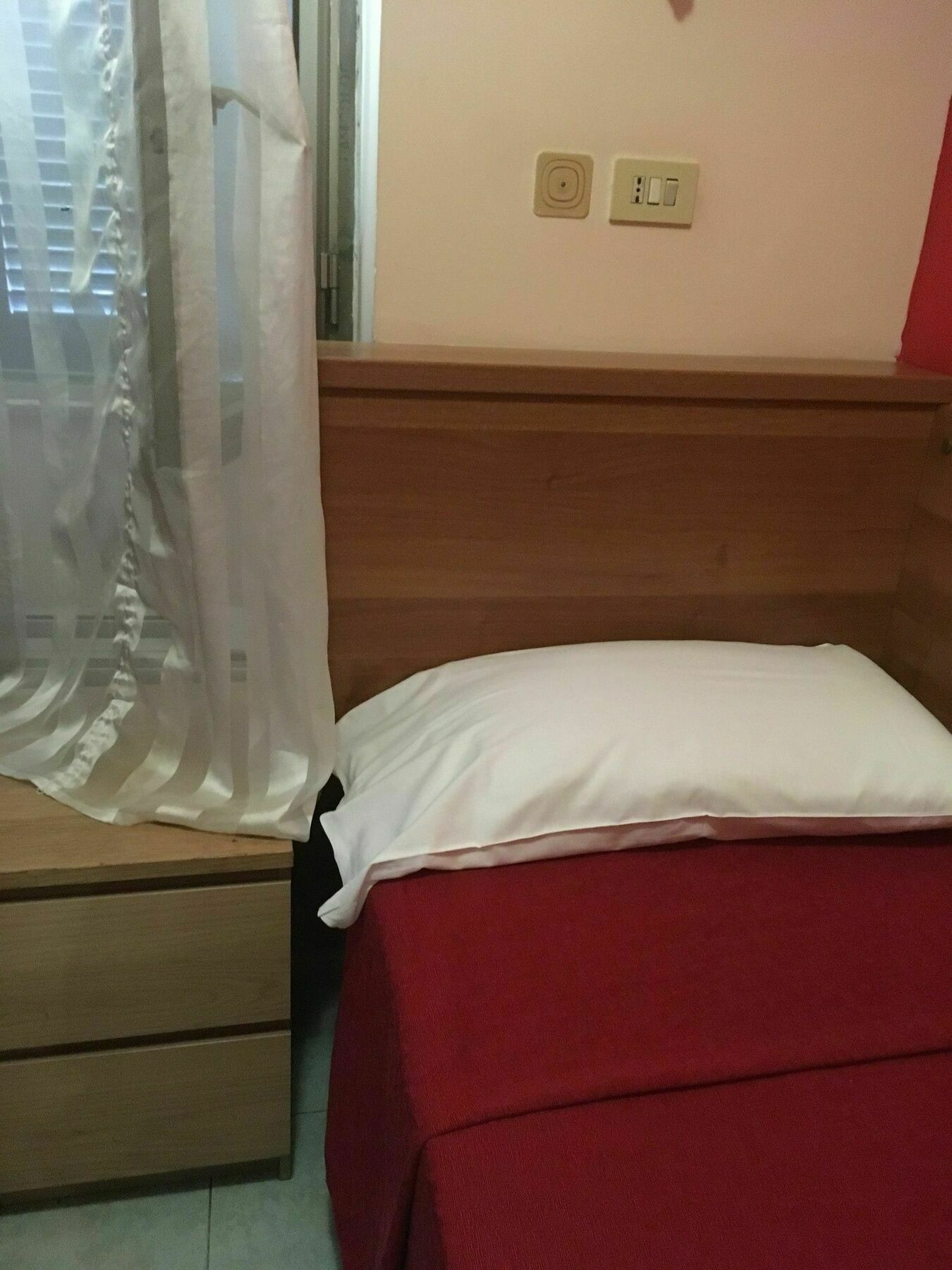 Hoteli Rome Buitenkant foto