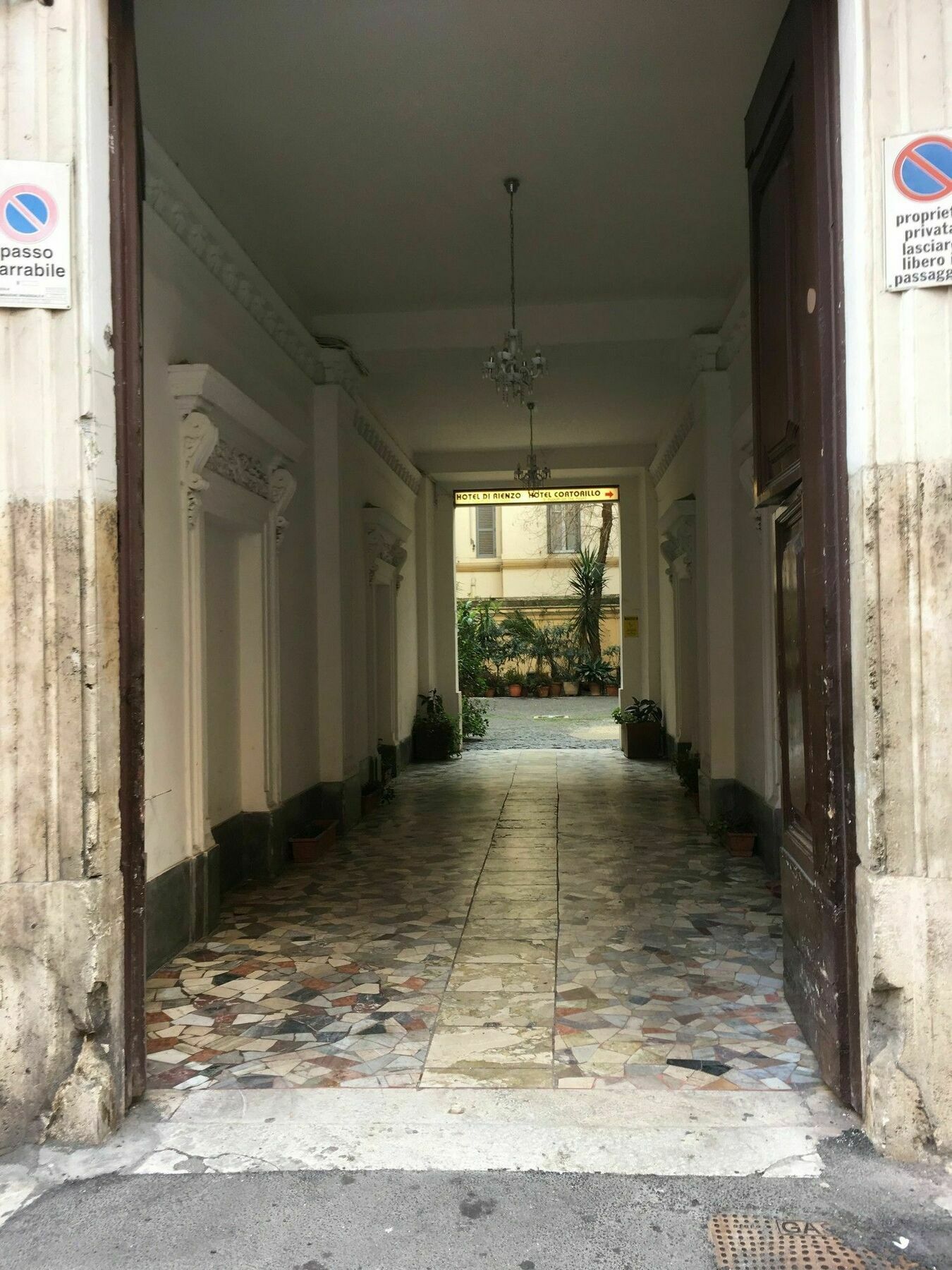 Hoteli Rome Buitenkant foto